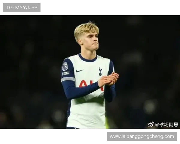 贝里瓦尔回忆初见德科场外百五狗仔围堵巨星承压仍从容应对